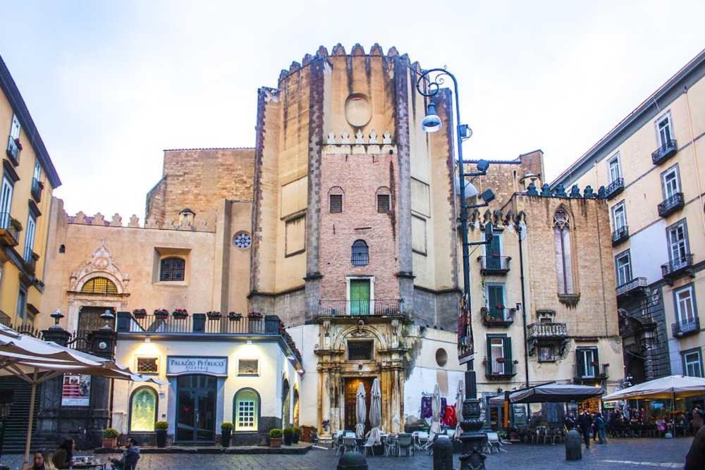 Blumarine Apartments In Napoli Bagian luar foto